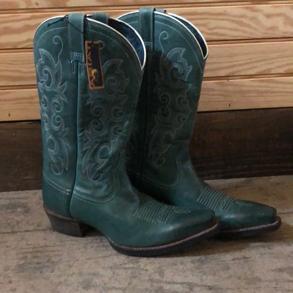 Ariat teal cowboy boots size 7.5